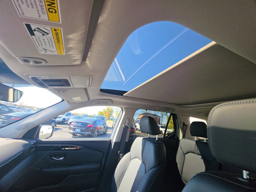 Used 2025 Honda Pilot Touring image 16