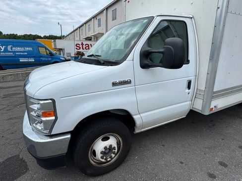 Used 2024 Ford E-350 and Econoline 350 Super Duty w/ Power Windows & Locks Group RWD image 3