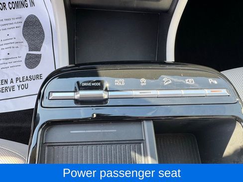 Used 2025 Hyundai Tucson Limited image 28