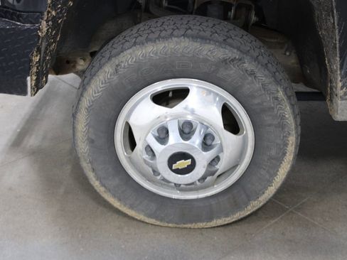 Used 2015 Chevrolet Silverado 3500 High Country w/ Duramax Plus Package image 35