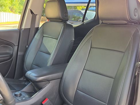 Used 2023 GMC Terrain SLT FWD image 13