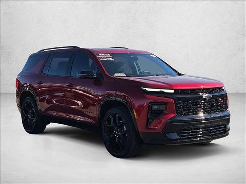 Used 2024 Chevrolet Traverse RS image 3
