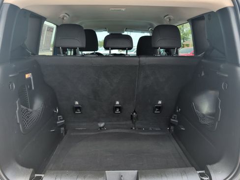 Used 2019 Jeep Renegade Latitude w/ Cold Weather Group AWD/4WD image 19