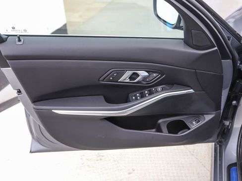 Used 2025 BMW 330i xDrive Sedan w/ Premium Package image 6