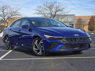 Used 2024 Hyundai Elantra Limited video 2