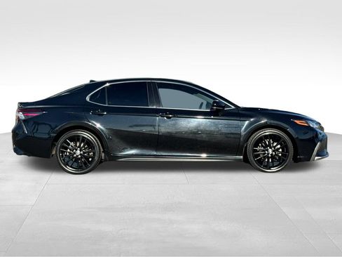 Used 2022 Toyota Camry XSE FWD image 6