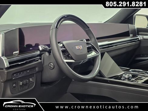 Used 2026 Cadillac Escalade Luxury AWD/4WD image 33