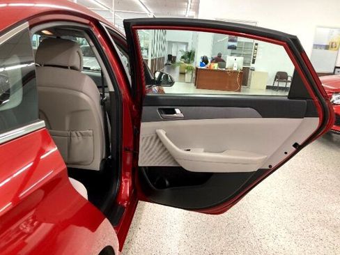 Used 2017 Hyundai Sonata SE image 34
