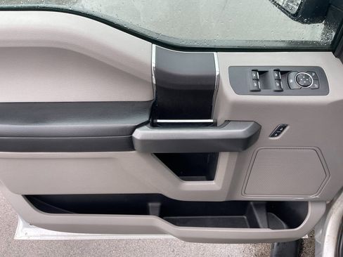 Used 2016 Ford F150 XLT image 12