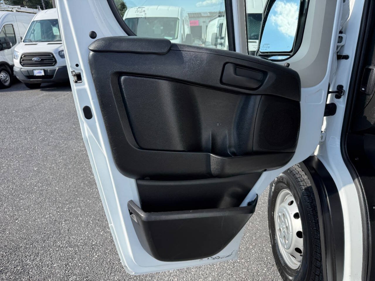 Used 2021 RAM ProMaster 2500 w/ Interior LED Lighting Group FWD image 11