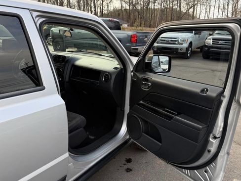 Used 2011 Jeep Patriot Latitude image 17