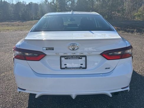 Used 2024 Toyota Camry SE image 8