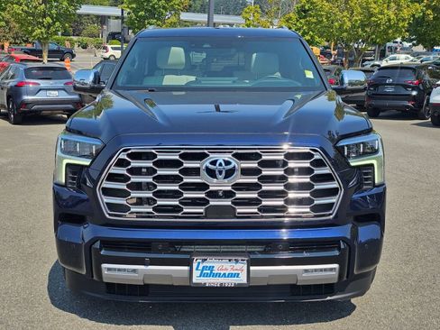Used 2023 Toyota Sequoia Platinum AWD/4WD image 2