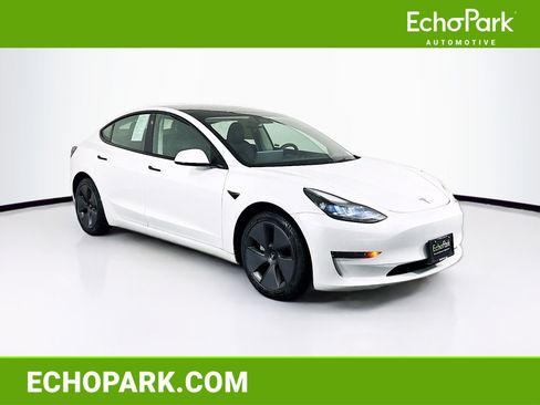 Used 2023 Tesla Model 3 Standard Range image 1