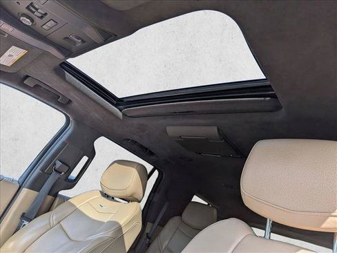 Used 2020 Cadillac Escalade Platinum AWD/4WD image 16