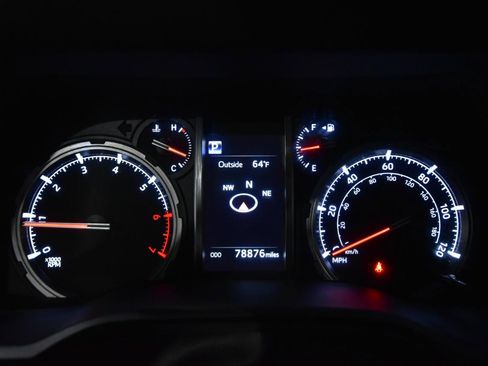 Used 2021 Toyota 4Runner Venture w/ Moonroof Package AWD/4WD image 31