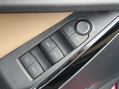 Certified 2025 Chevrolet Equinox ACTIV w/ Safety and Technology Package FWD image 16