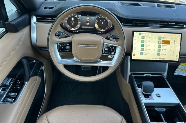 Used 2026 Land Rover Range Rover Long Wheelbase SE AWD/4WD image 13
