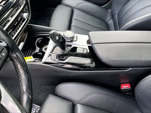 Used 2019 BMW 530i xDrive w/ Convenience Package image 15