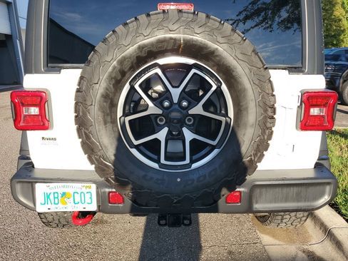 Used 2024 Jeep Wrangler Unlimited Rubicon AWD/4WD image 8