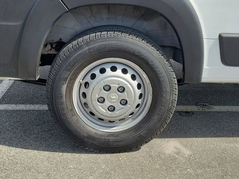 Used 2024 RAM ProMaster 2500 w/ Convenience Group FWD image 7