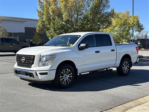 Used 2024 Nissan Titan SV w/ Accessory Utility Package image 3