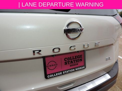 Certified 2021 Nissan Rogue SL FWD image 17