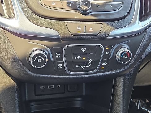 Used 2023 Chevrolet Equinox LT FWD image 29