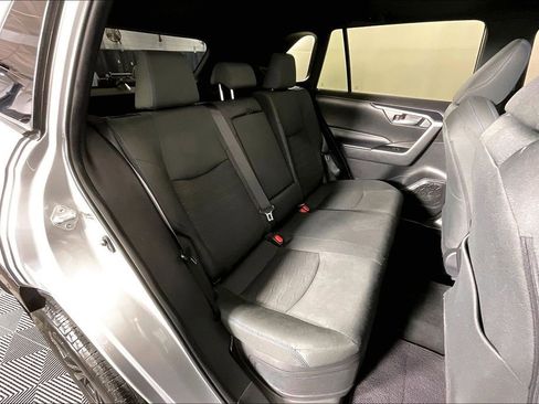 Used 2024 Toyota RAV4 SE image 37