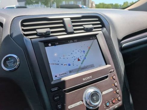 Used 2019 Ford Fusion Titanium FWD image 21