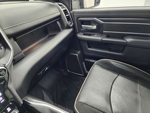Used 2024 RAM 2500 Laramie w/ Sport Appearance Package image 14