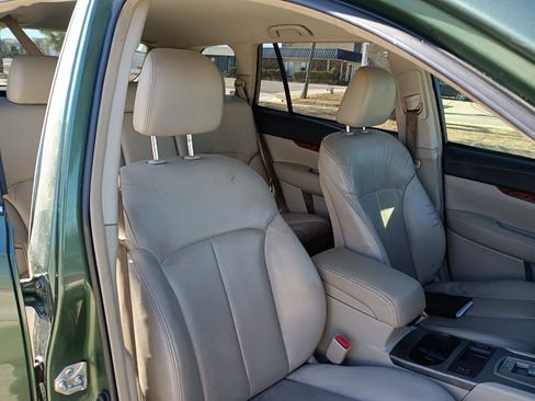 Used 2010 Subaru Outback 2.5i Limited image 16