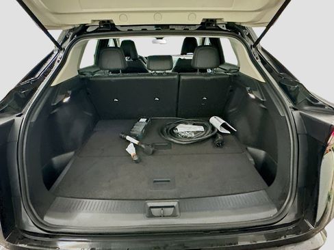Used 2025 Nissan Ariya AWD image 30