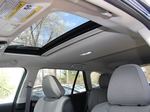 Used 2025 Subaru Outback Premium AWD/4WD image 18