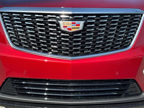 New 2025 Cadillac XT5 Luxury image 12