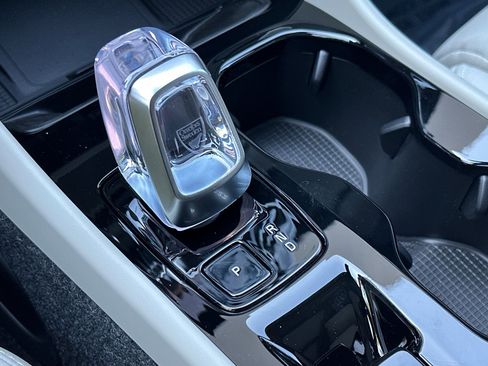 New 2026 Volvo XC40 B5 Ultra image 19