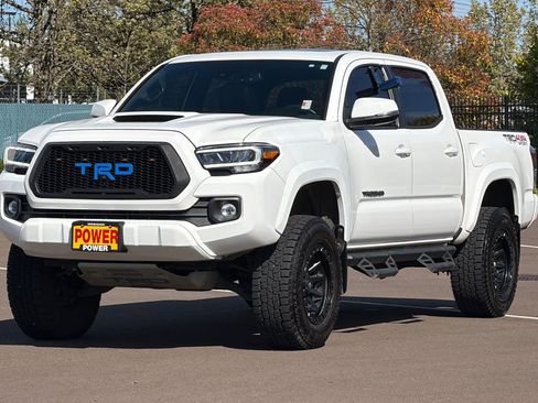 Used 2021 Toyota Tacoma TRD Sport w/ TRD Premium Sport Package image 8