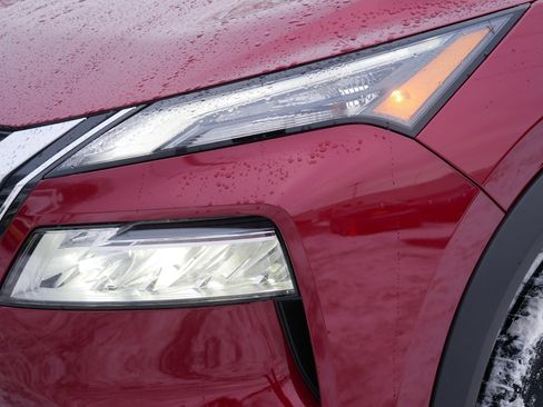 Certified 2023 Nissan Rogue SV image 16