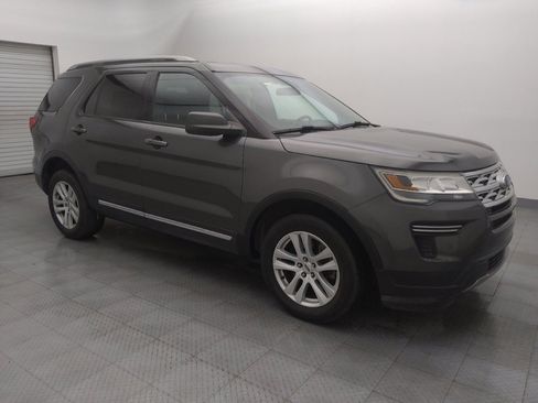 Used 2019 Ford Explorer XLT image 11