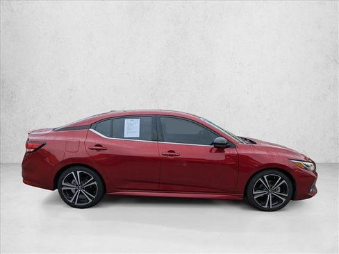 Used 2022 Nissan Sentra SR w/ SR Premium Package image 4