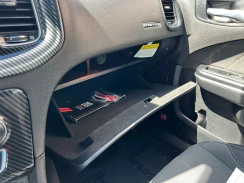 Used 2015 Dodge Charger SXT RWD image 29
