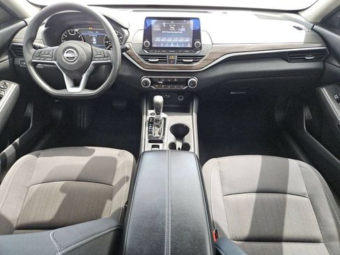 Used 2025 Nissan Altima 2.5 SV AWD/4WD image 19