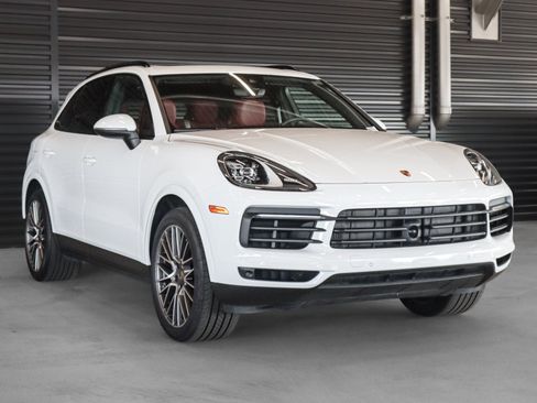 Certified 2023 Porsche Cayenne Platinum Edition AWD/4WD image 7