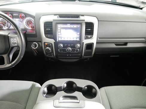 Used 2017 RAM 1500 Classic SLT w/ Luxury Group AWD/4WD image 10