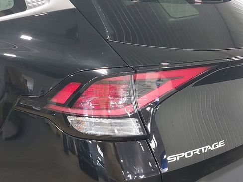 Used 2025 Kia Sportage LX image 55