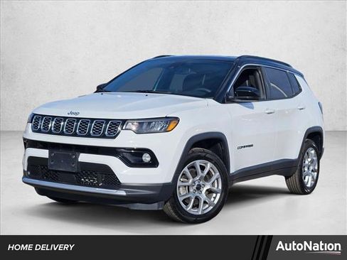 Used 2025 Jeep Compass Limited image 1
