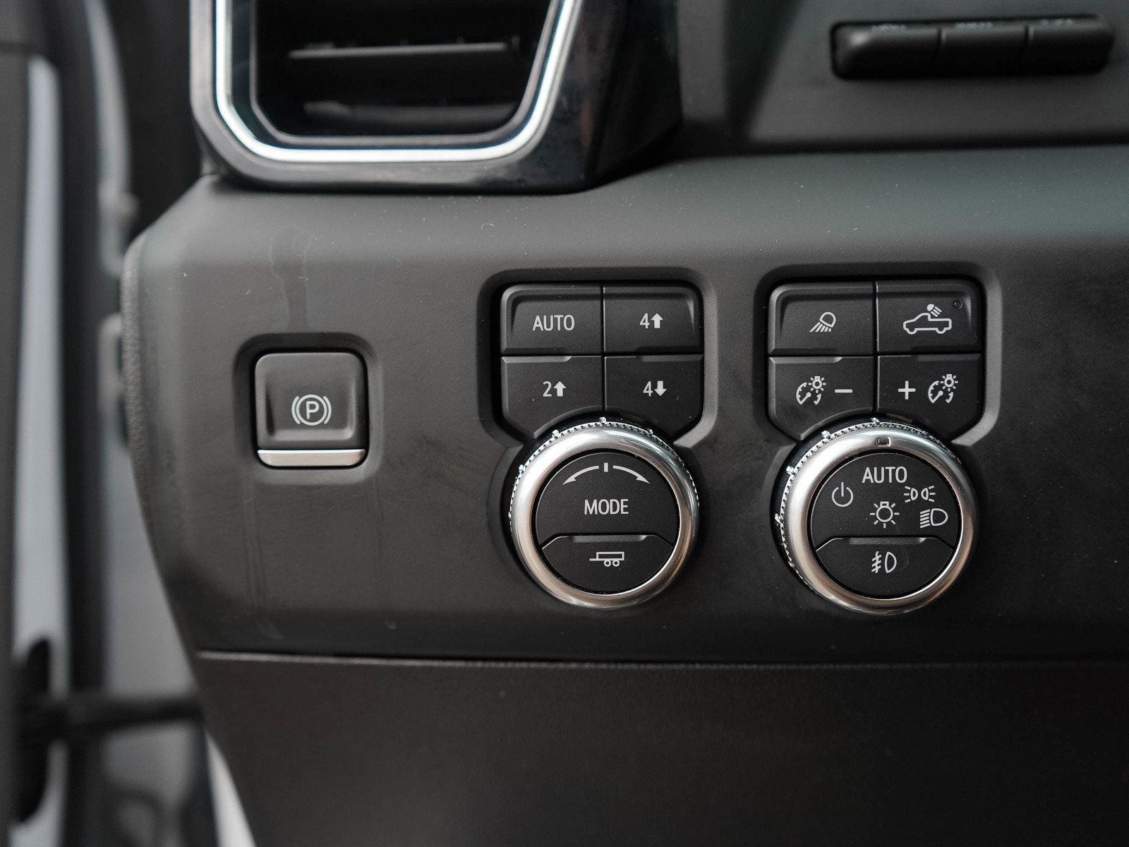 Used 2024 GMC Sierra 2500 Denali Ultimate AWD/4WD image 26