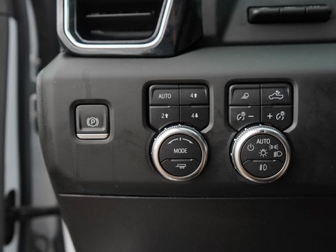 Used 2024 GMC Sierra 2500 Denali Ultimate AWD/4WD image 26