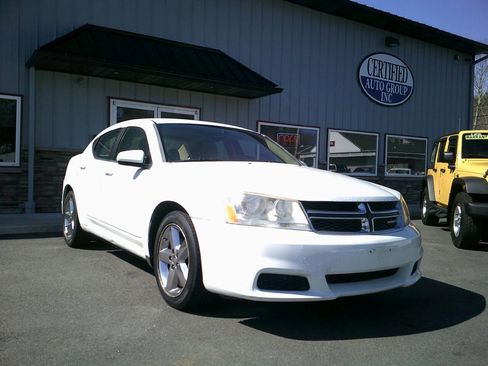 Used 2011 Dodge Avenger Mainstreet FWD image 1