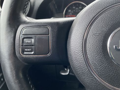 Used 2014 Jeep Wrangler Sahara AWD/4WD image 19